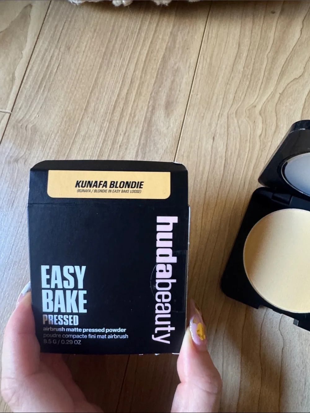 HUDA BEAUTY Easy Bake Pressed Powder - Kunafa Blondie